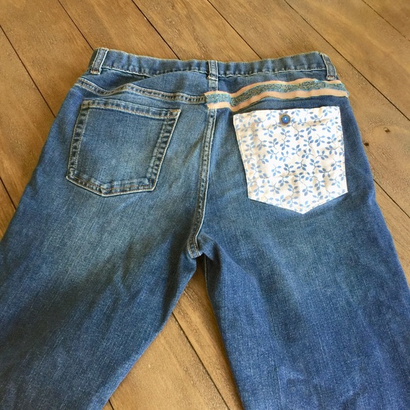 Hand altered upcycled hippie boho lace jeans - Picture 6 of 12